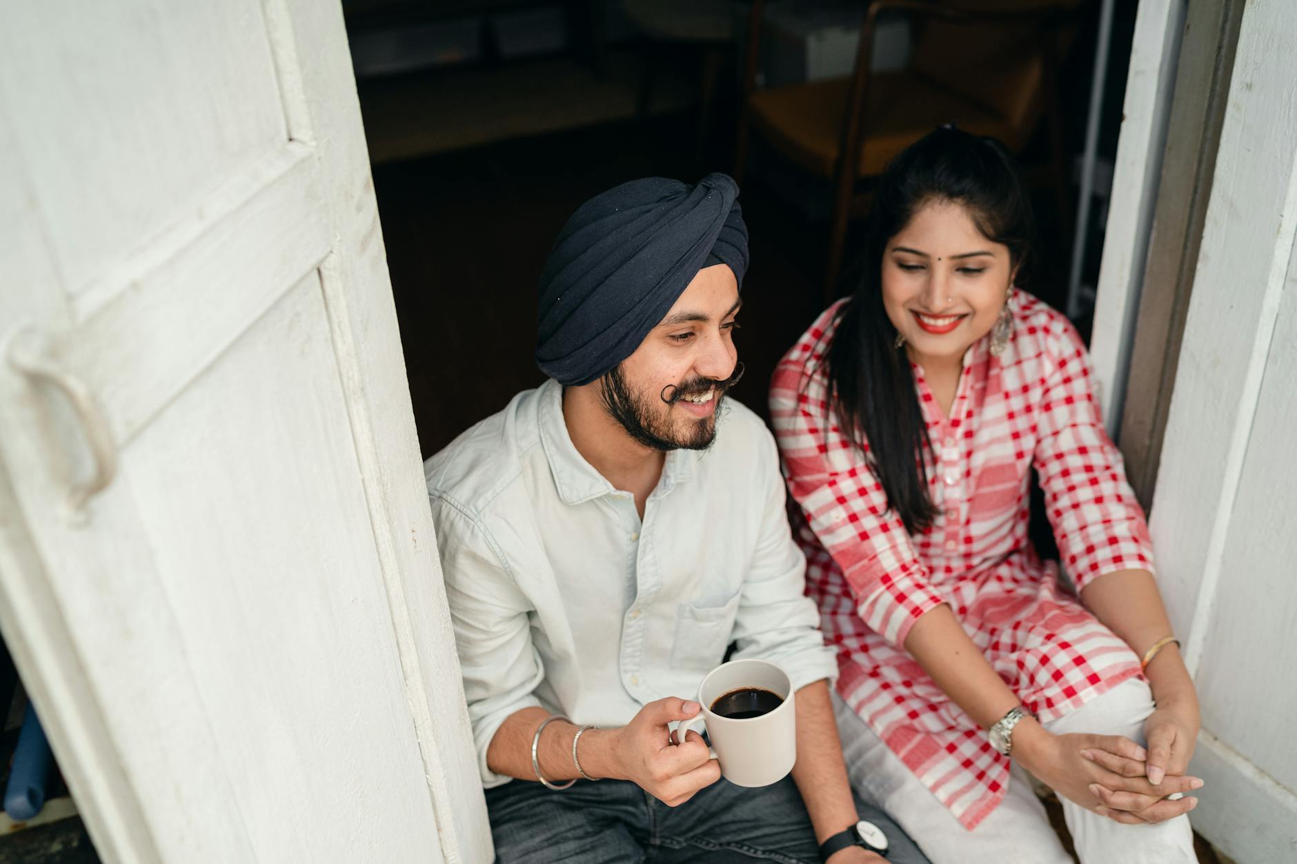 10 First-Date Conversation Starters That Actually Work