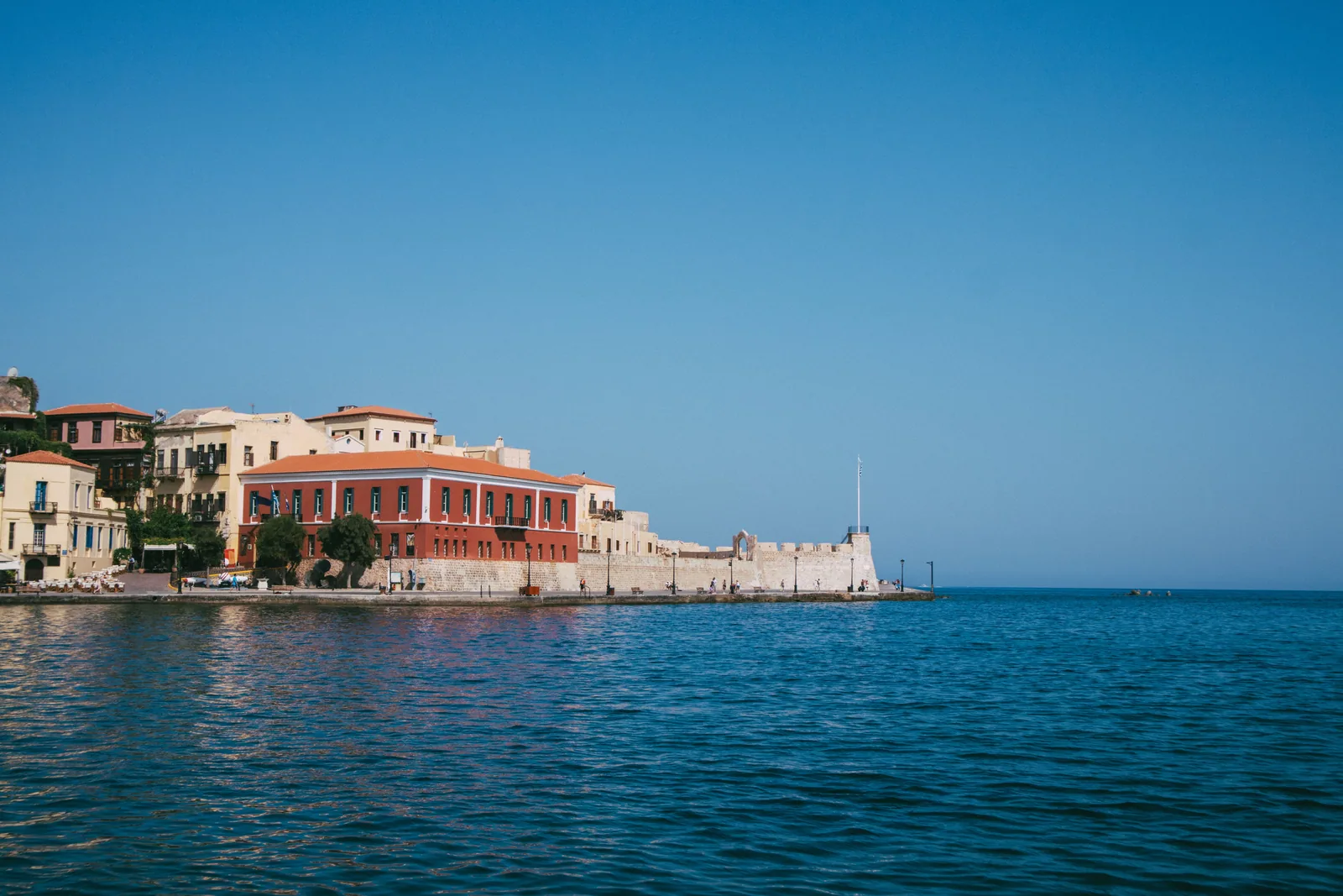 Χανιά Παλιά Πόλη Αγίου Βαλεντίνου: το σκηνικό χωρίς το κλισέ