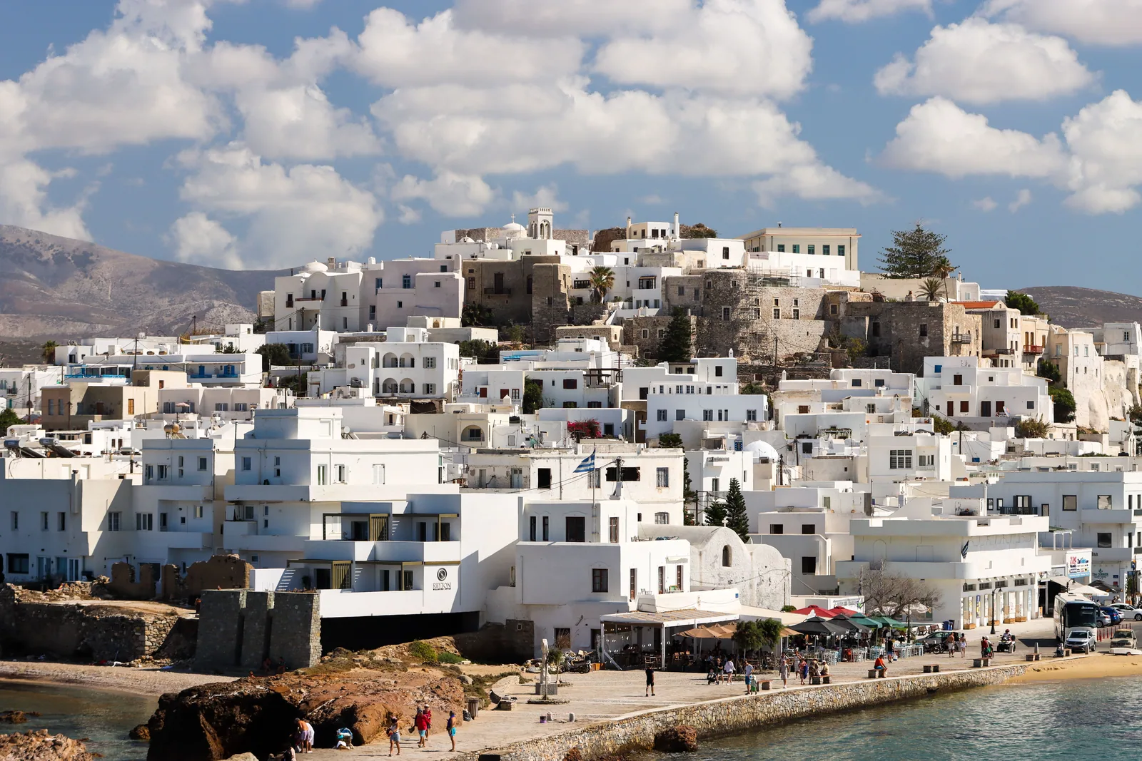 Νάξος Χώρα αργό ραντεβού: τριήμερο για δύο που μόλις γνωρίστηκαν