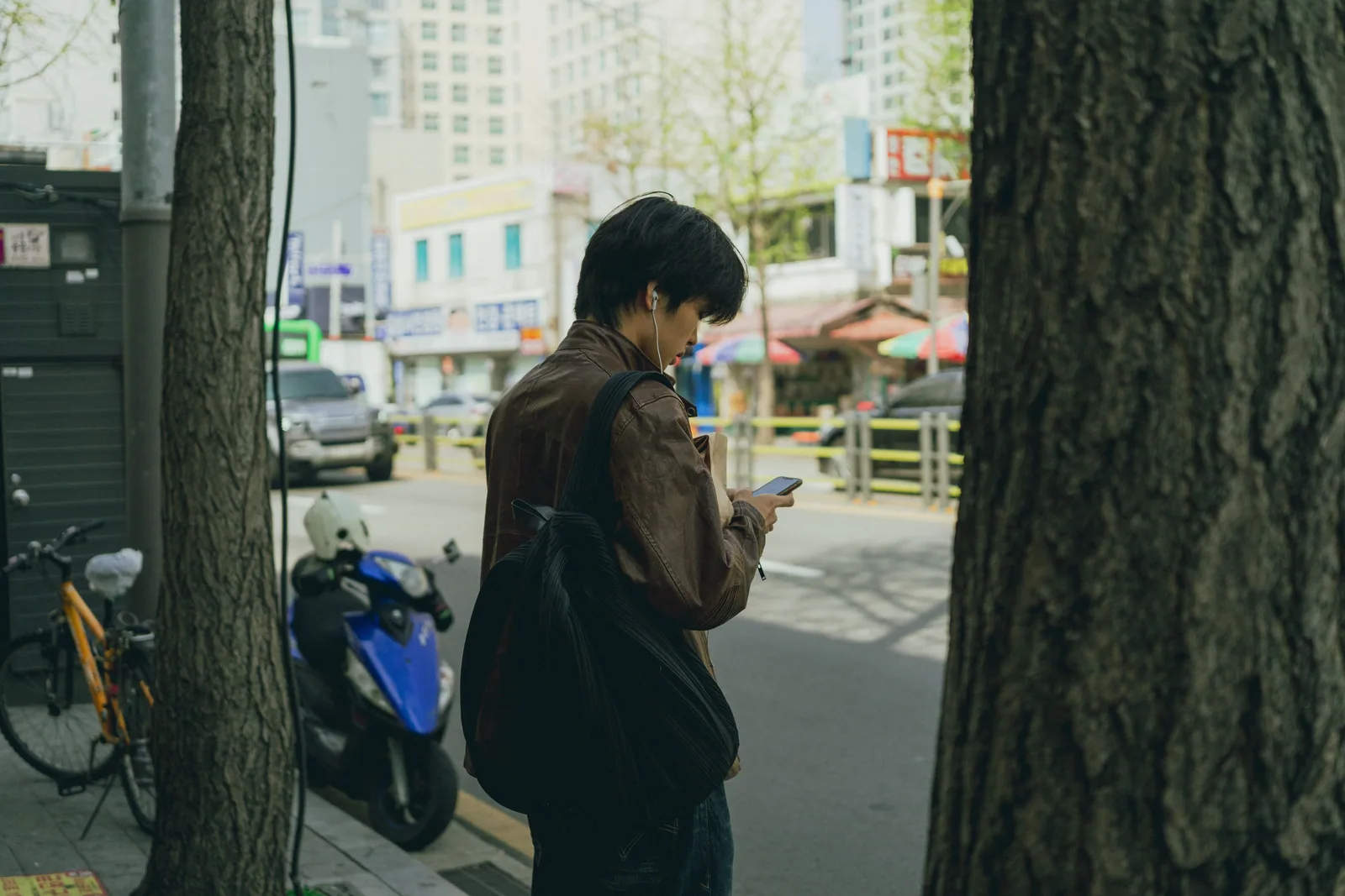 "오래 솔로"라고 외치지 않는 한국어 틴더 바이오 쓰기